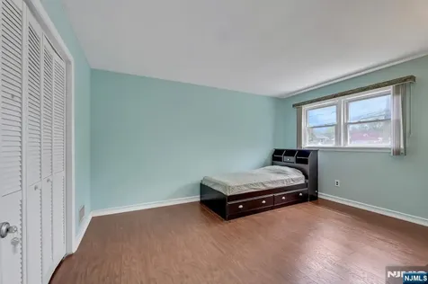 157 Highland Avenue Bergenfield NJ 07621