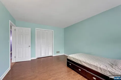 157 Highland Avenue Bergenfield NJ 07621
