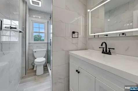 157 Highland Avenue Bergenfield NJ 07621