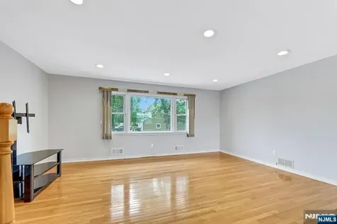 157 Highland Avenue Bergenfield NJ 07621