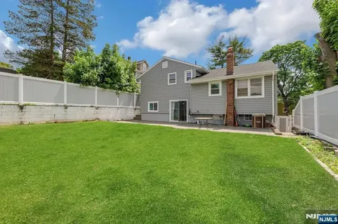 157 Highland Avenue Bergenfield NJ 07621