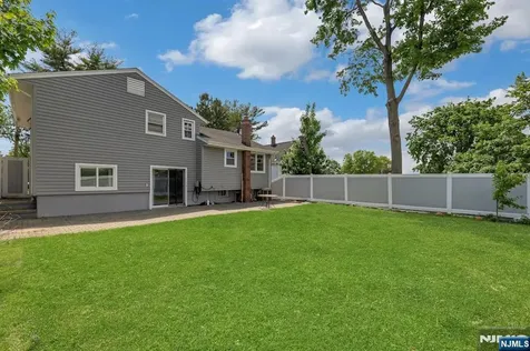 157 Highland Avenue Bergenfield NJ 07621