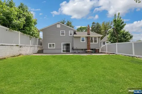 157 Highland Avenue Bergenfield NJ 07621