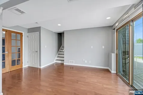 157 Highland Avenue Bergenfield NJ 07621
