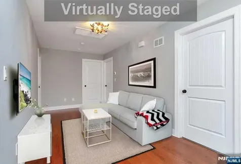 582 Green Valley Road Paramus NJ 07652