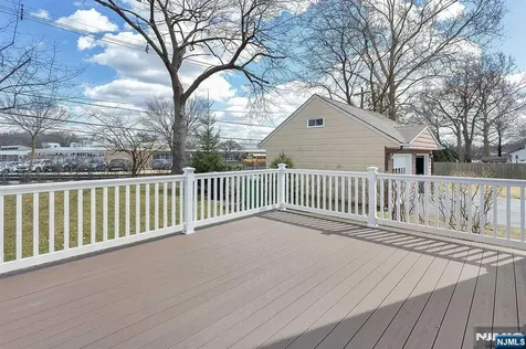 582 Green Valley Road Paramus NJ 07652