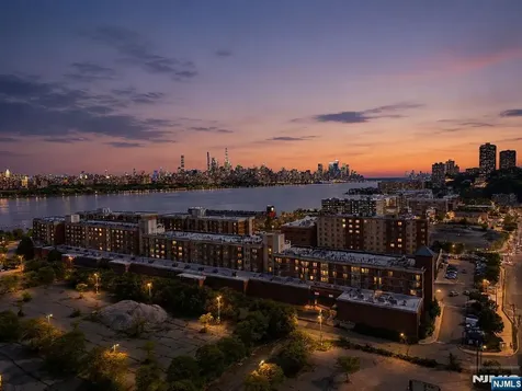 3103 City Place Edgewater NJ 07020