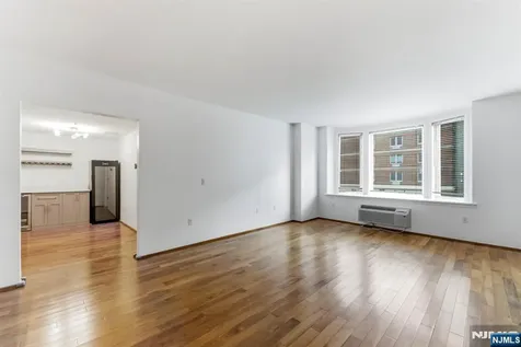 3103 City Place Edgewater NJ 07020