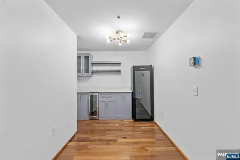 3103 City Place Edgewater NJ 07020