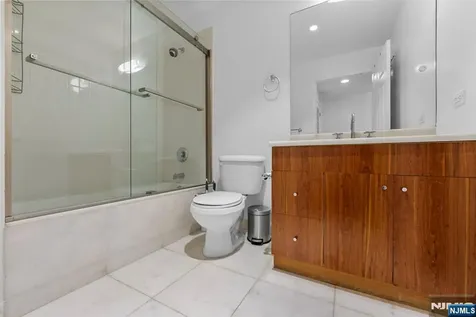3103 City Place Edgewater NJ 07020