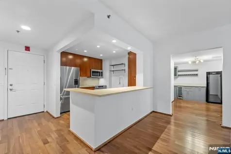 3103 City Place Edgewater NJ 07020