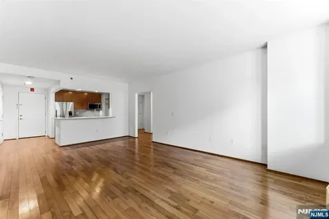 3103 City Place Edgewater NJ 07020