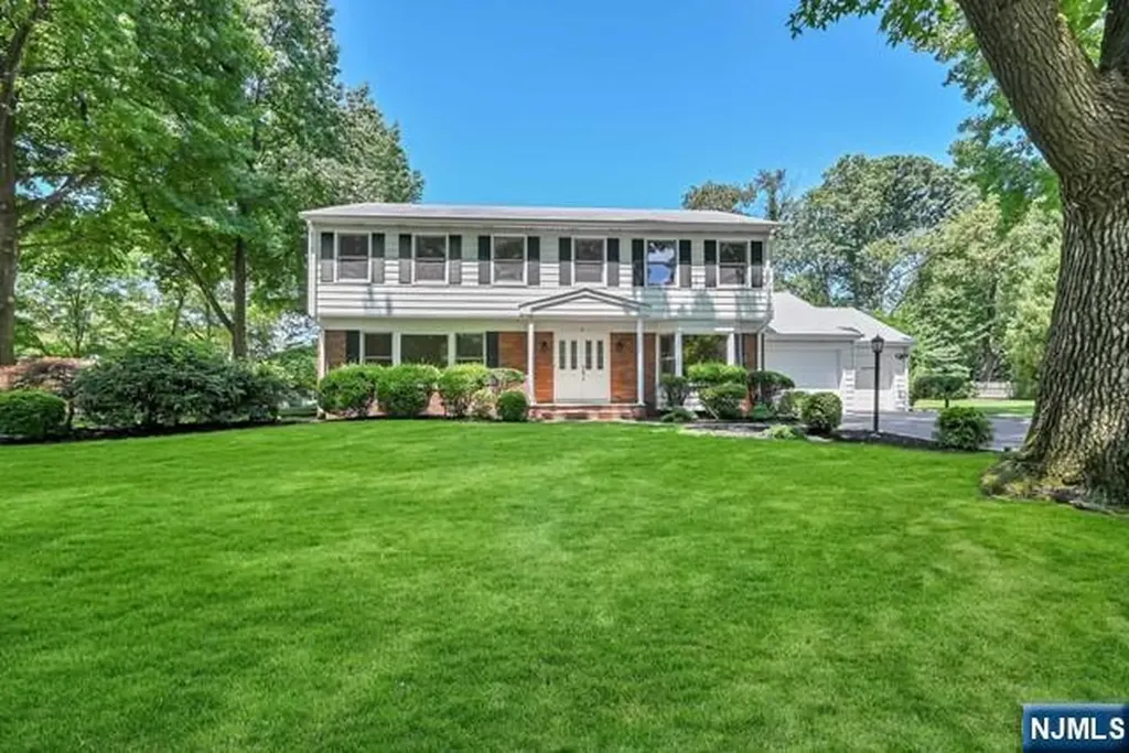 5 Skie Drive Paramus NJ 07652