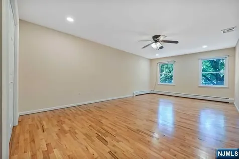5 Skie Drive Paramus NJ 07652