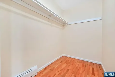 5 Skie Drive Paramus NJ 07652