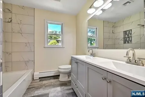 5 Skie Drive Paramus NJ 07652
