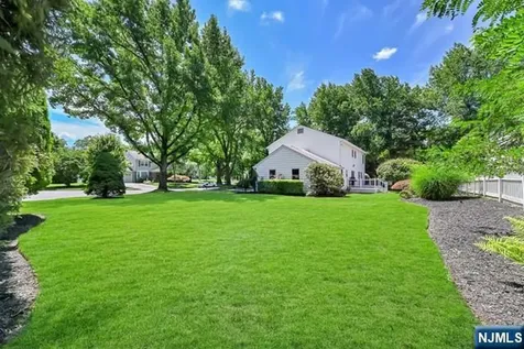 5 Skie Drive Paramus NJ 07652