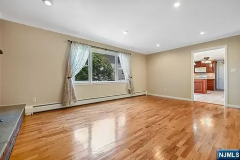 5 Skie Drive Paramus NJ 07652