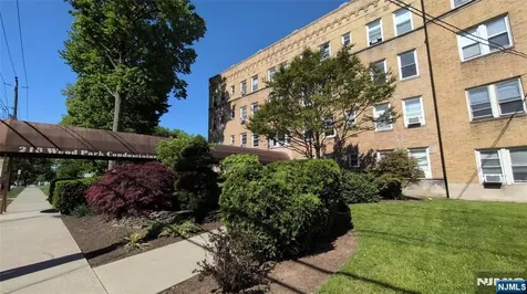 218 Broad Avenue Leonia NJ 07605