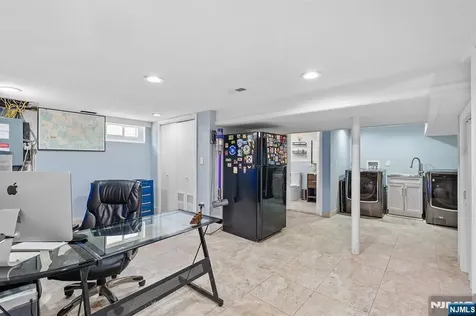 71 Wingra Avenue Rutherford NJ 07070