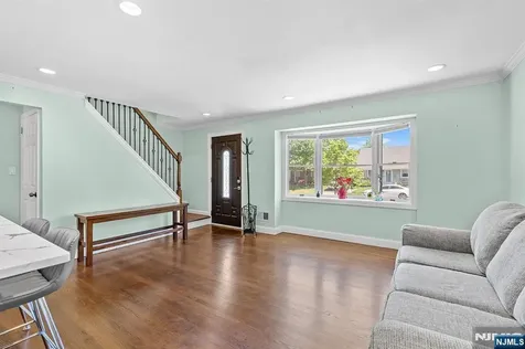 71 Wingra Avenue Rutherford NJ 07070