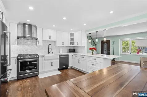71 Wingra Avenue Rutherford NJ 07070