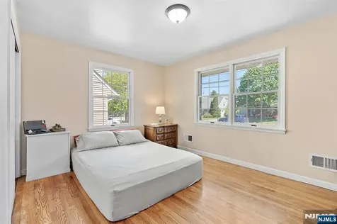 71 Wingra Avenue Rutherford NJ 07070