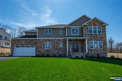 7 Emerald Drive Hardyston NJ 07419