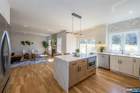 7 Emerald Drive Hardyston NJ 07419