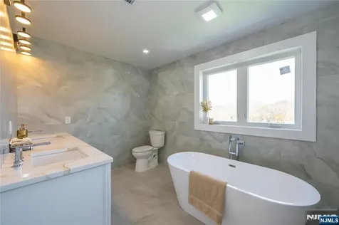 7 Emerald Drive Hardyston NJ 07419