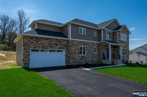 7 Emerald Drive Hardyston NJ 07419