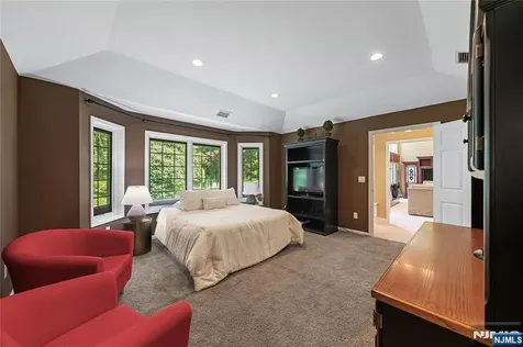 65 Arcadia Court Harrington Park NJ 07640
