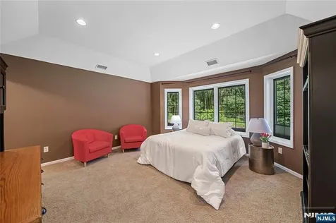 65 Arcadia Court Harrington Park NJ 07640