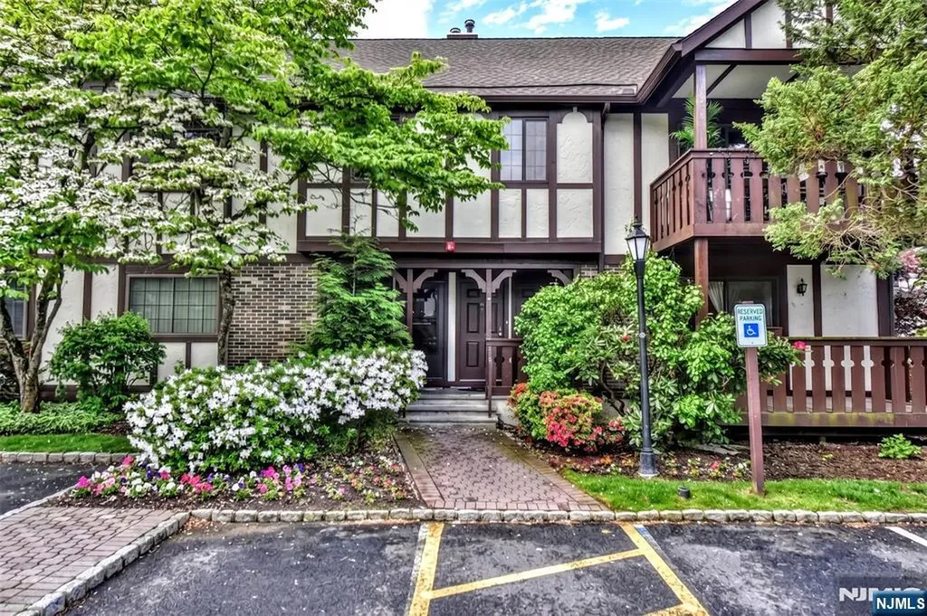 1804 Faulkner Court Mahwah NJ 07430