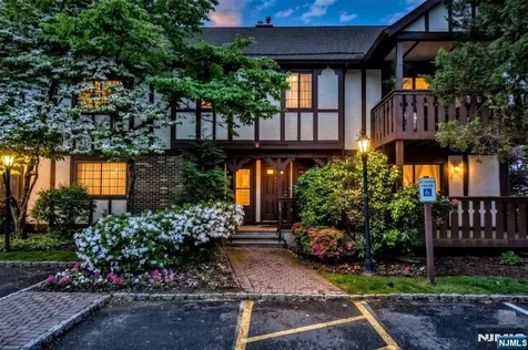 1804 Faulkner Court Mahwah NJ 07430