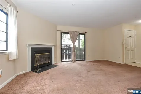 1804 Faulkner Court Mahwah NJ 07430