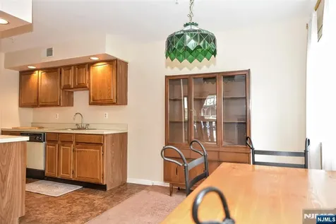 1804 Faulkner Court Mahwah NJ 07430