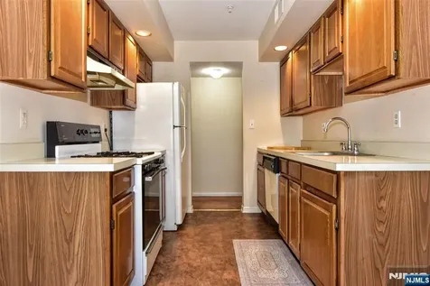 1804 Faulkner Court Mahwah NJ 07430