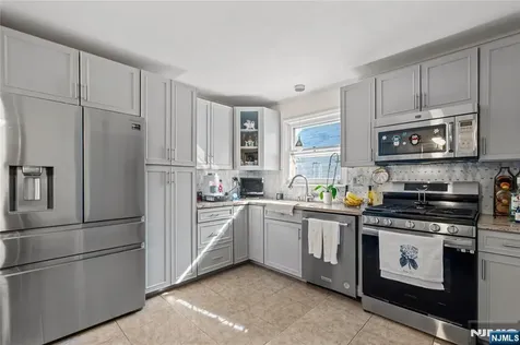 65 Miller Avenue Elmwood Park NJ 07407