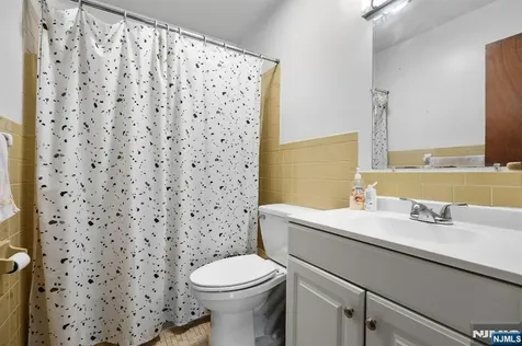 747 Riverside Lyndhurst NJ 07071