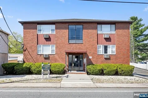747 Riverside Lyndhurst NJ 07071
