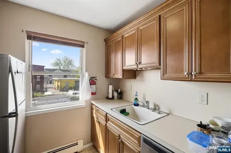747 Riverside Lyndhurst NJ 07071
