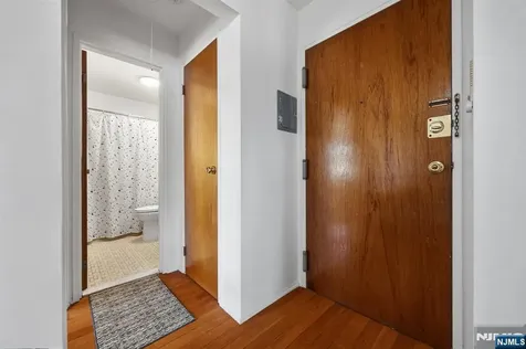747 Riverside Lyndhurst NJ 07071