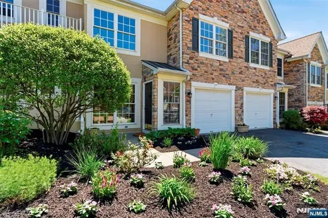 69 Magnolia Way North Haledon NJ 07508