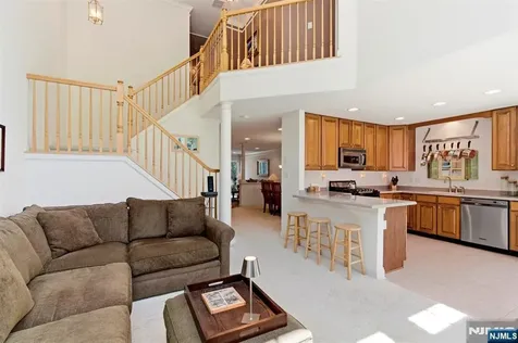 69 Magnolia Way North Haledon NJ 07508