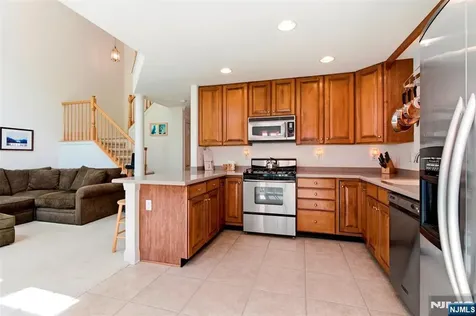 69 Magnolia Way North Haledon NJ 07508