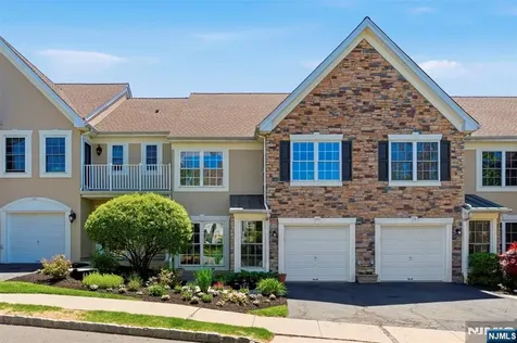 69 Magnolia Way North Haledon NJ 07508
