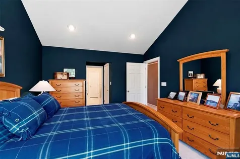 69 Magnolia Way North Haledon NJ 07508