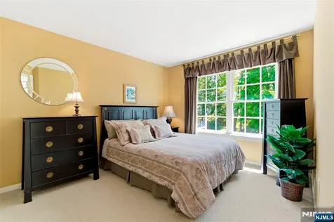 69 Magnolia Way North Haledon NJ 07508