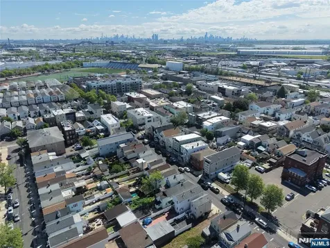88 Komorn Newark NJ 07105